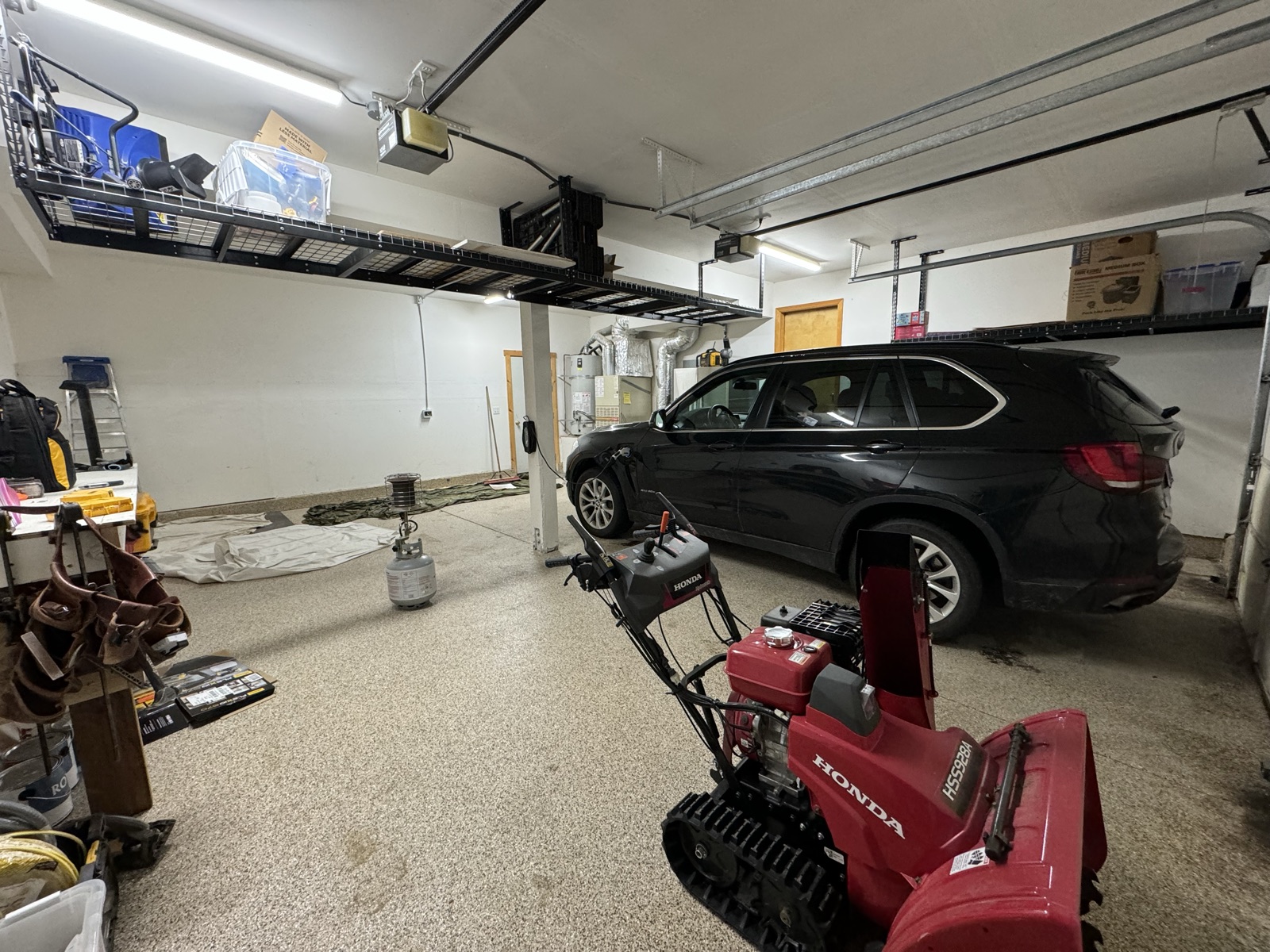 Layout planning in the bare garage
